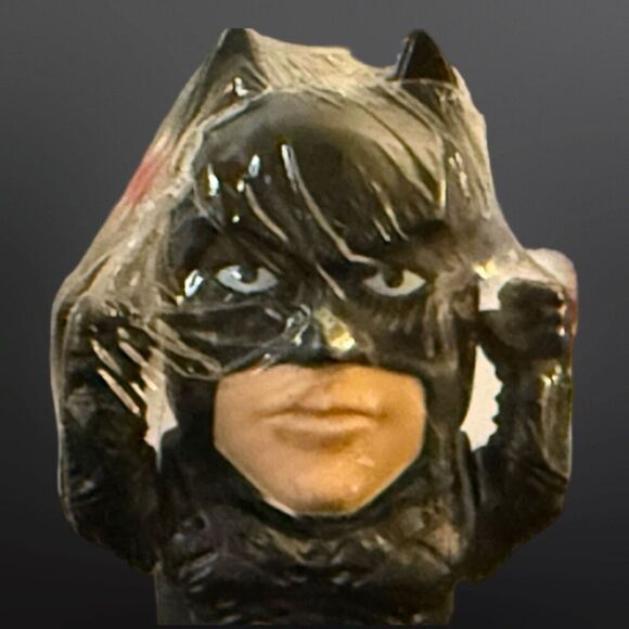 New Rare 2008 The Dark Knight DC Comics Batman Mini Figure 2” B10 - Picture 7 of 7